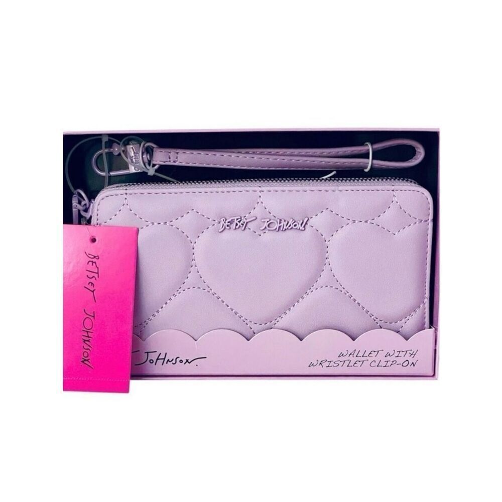 NWT Gorgeous Betsey Johnson Quilted Hearts Purple Zip All Around Wristlet Wallet